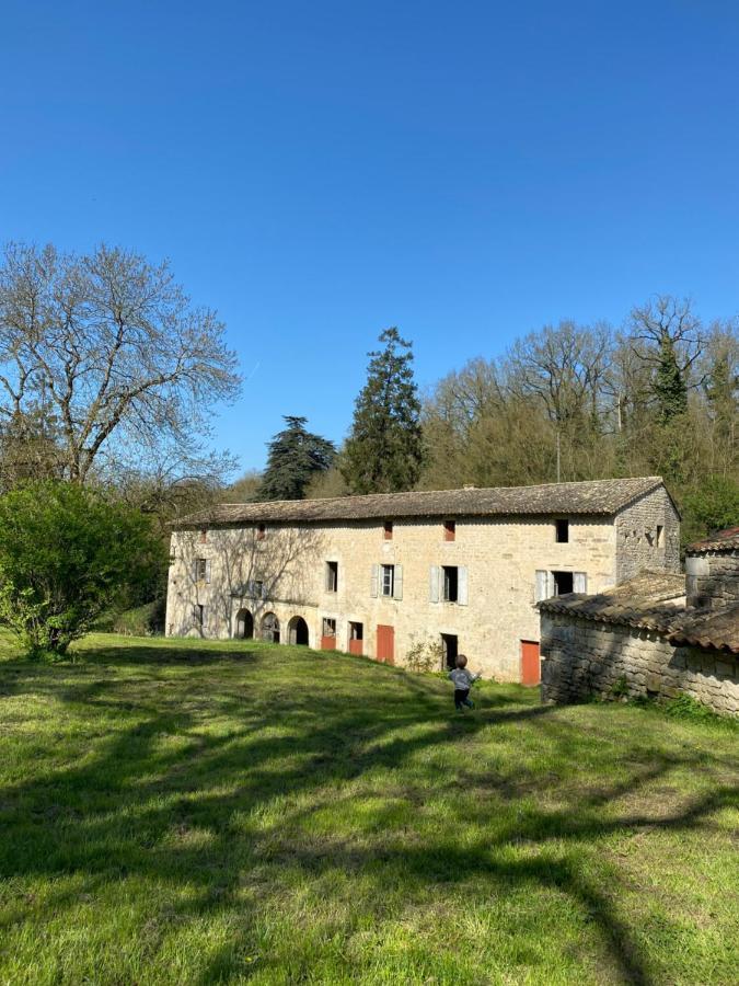 Chateau Des Loups - Les Cypres Echire Exteriér fotografie